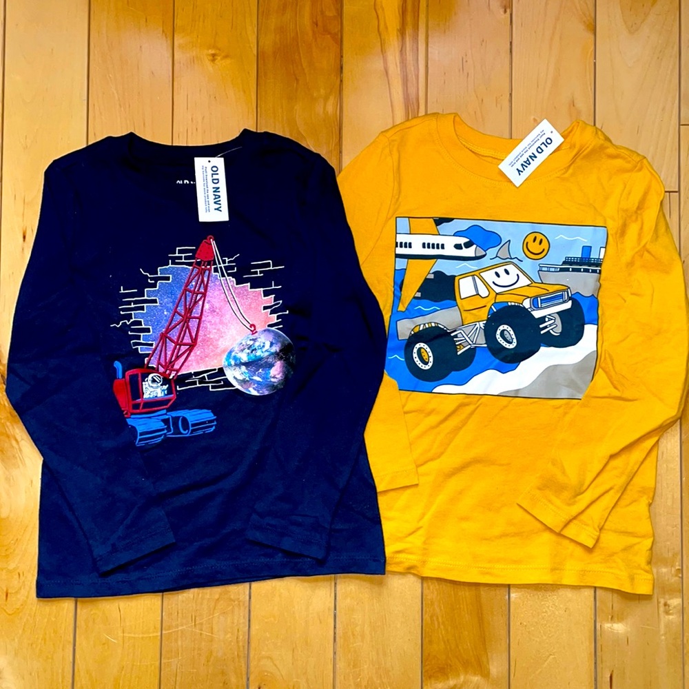 Set of 2 boys Old Navy long sleeve shirts 5T